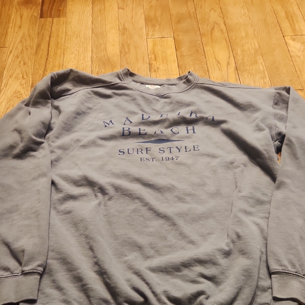 Trading CO. Gray Sweatshirt with Surf Style Print Size Large